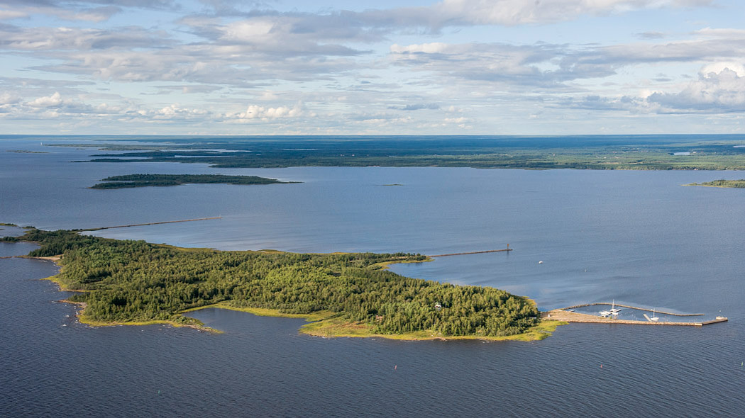 Ilmakuva Iin Röytän saaresta.